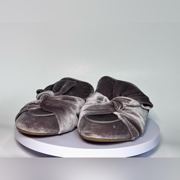 A New Day Slippers Lavendar - Picture 5 of 7